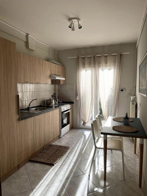 Letty'S Cozy Flat Apartment Peraía Kültér fotó